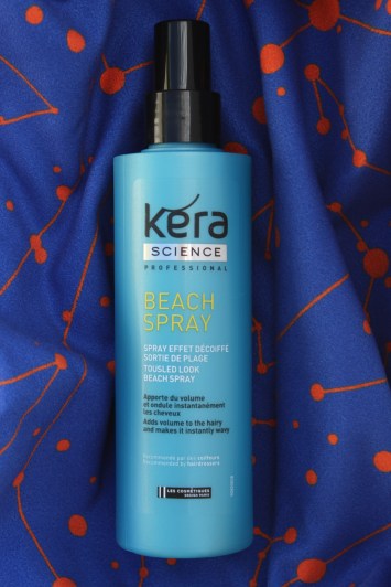 coiffure tendance style wavy waves façon retour de plage Beach Spray de chez Kera Science 3