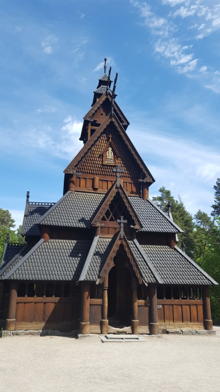 Oslo - Norvège - Eglise en bois debout Norsk Folkemuseum - Visite - Voyage - Le Charme Electro.com