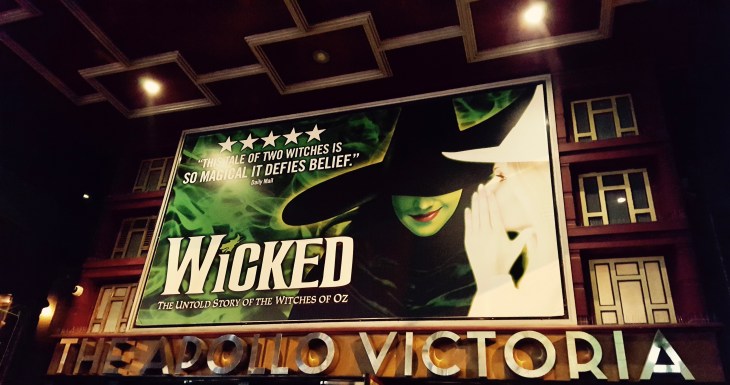 The Wicked Comedie Musicale Apollo Theatre Victoria London Londres 1 - LeCharmeElectro