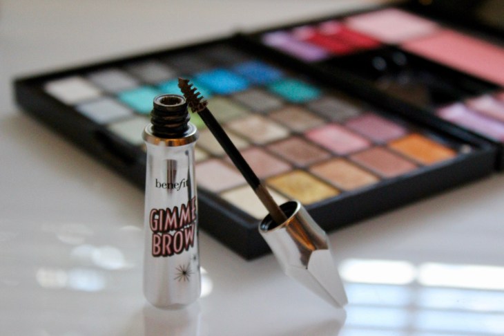 Mascara sourcil volumateur