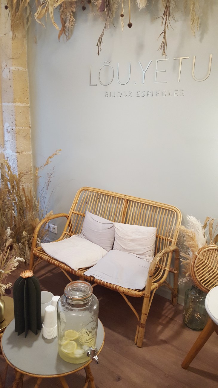 Paris - Bar à Bijoux LÕU.YETU