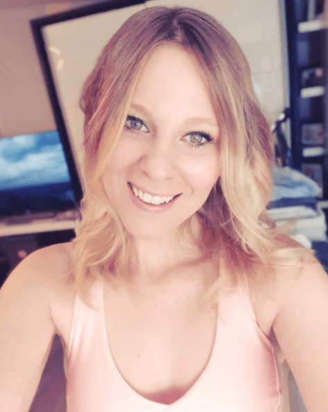 Audrey Valorzi Chanteuse et blogueuse parisienne